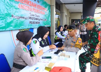 Dokkes Polres Ngawi Laksanakan Pemeriksaan Kesehatan Personel Pengamanan TPS