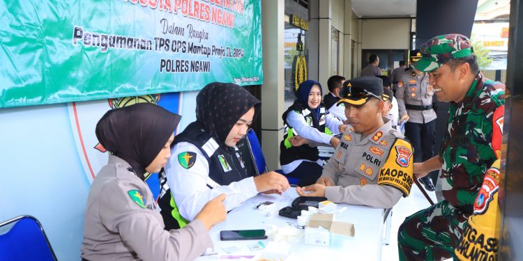 Dokkes Polres Ngawi Laksanakan Pemeriksaan Kesehatan Personel Pengamanan TPS