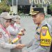 Kapolres Nganjuk Bersama Ketua Bhayangkari Cabang Nganjuk Panen Ikan Lele dan Sayur Mayur di Kolam Terpal Program P2L