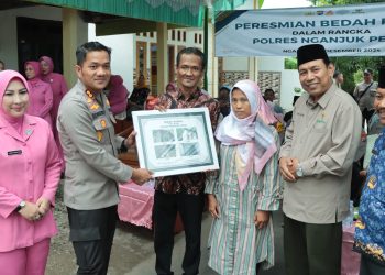Rumah Baru dalam Program Polres Nganjuk Peduli untuk Pak Maryoto Resmi Diserahkan