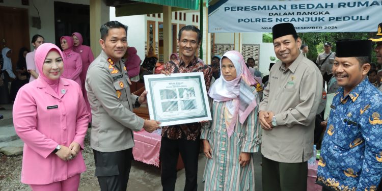 Rumah Baru dalam Program Polres Nganjuk Peduli untuk Pak Maryoto Resmi Diserahkan