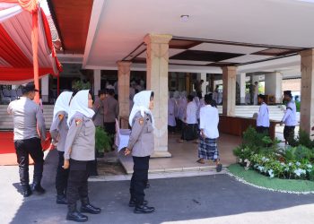 Polres Ngawi Libatkan Polwan dalam Pengamanan Istighosah dan Doa Bersama