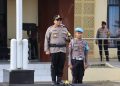 Kapolres Toraja Utara Pimpin Upacara Kenaikan Pangkat 13 Personel Periode 1 Januari 2025
