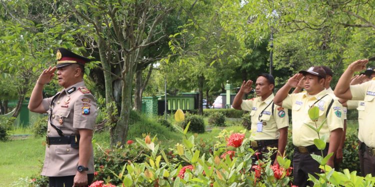 Kenang Jasa Pahlawan, Polres Ngawi bersama Pengguna dan Satpam, Ziarah di TMP
