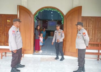 Polisi Ngawi Laksanakan Pengamanan Ibadah Rutin Gereja di Karangjati