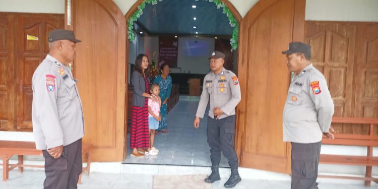 Polisi Ngawi Laksanakan Pengamanan Ibadah Rutin Gereja di Karangjati