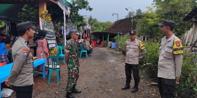Polisi Ngawi Amankan Pengajian Umum di Pitu