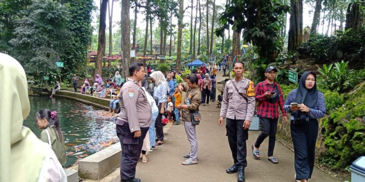 Polisi Ngawi Imbau Pengunjung di Obyek Wisata Kebun Teh Jamus Sine