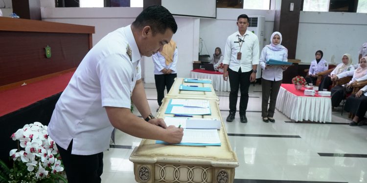 Saksikan Penandatanganan Perjanjian Kinerja (PK) Tahun 2025 secara Serentak, ini Penyampaian Pj. Bupati Takalar