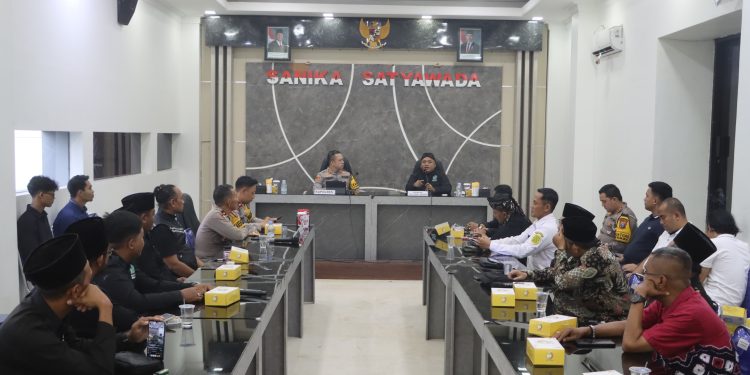 Kunjungi Polres Tulungagung, Ketua Umum Pagar Nusa Memberikan Pembekalan Kepada Pengurus Pagar Nusa Se-Kabupaten Tulungagung