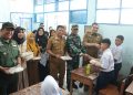 Tinjau Pelaksanaan Makan Bergizi Gratis (MBG), Sekda Takalar : Tujuannya Agar Anak mendapat Asupan Gizi dan meringankan Beban Orang Tua