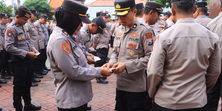 Bulan Suci Ramadhan, Kapolres Ngawi Cek Sikap Tampang Anggota