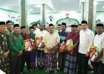 Safari Ramadhan di Masjid Nurul Huda Kecamatan Mappakasunggu, Bupati Takalar serahkan Beberapa Bantuan