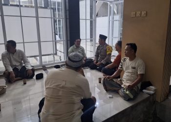Jaga Kamtibmas Ngawi di Bulan Ramadhan Tetap Kondusif, Polsek Geneng Patroli Dialogis di Masjid