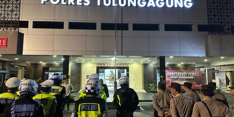 Pimpin Patroli Skala Besar, Kapolres Tulungagung Sahur Bersama dan Safari Subuh di Rejotangan