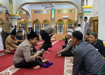 Pererat Silaturahmi dengan Masyarakat, Kapolres Toraja Utara Gelar Tarawih Keliling di Masjid Agung Rantepao