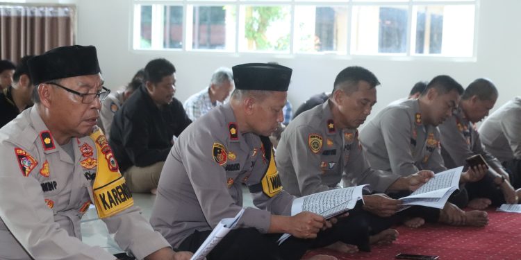 Kapolres Wajo Laksanakan Tadarusan di Masjid At-Taqwa Sengkang