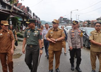 Jaga Stabilitas Harga Pangan, Wakapolres Toraja Utara Sidak Pasar Bersama Forkopimda