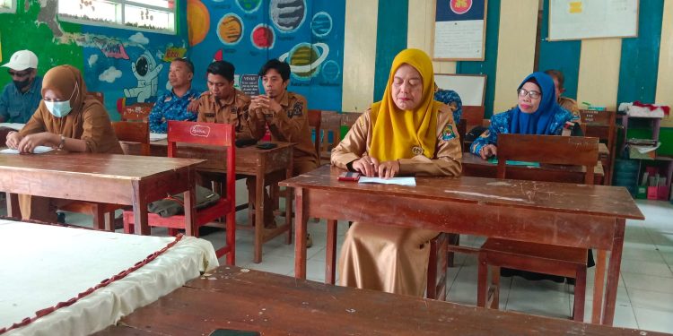 Inspektorat Jeneponto Instruksikan Berlangganan Koran Untuk Sekolah Dasar Tidak Boleh Dipihak Ketigakan, Kepsek sekolah Dasar Dalam Wilayah Kecamatan Tarowang Sepakat  Koran Diantar Langsung Ke sekolah dasar