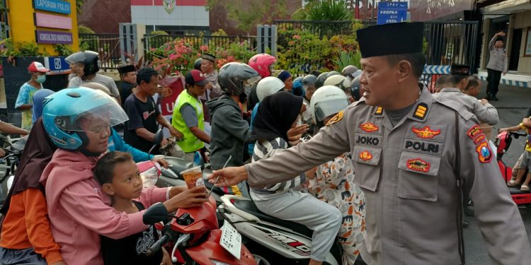 Polres Ngawi Berbagi untuk Masyarakat
