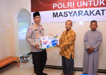 Polres Ngawi Beri Bansos ke Mushola Al Ikhlas Mantingan