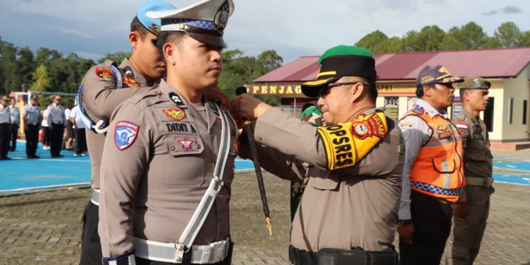 Kapolres Toraja Utara Pimpin Apel Gelar Pasukan Operasi Ketupat 2025, Pastikan Kesiapan Pengamanan Idul Fitri