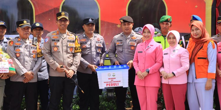 Jelang Lebaran, Kapolres bersama Ketua Bhayangkari Cabang Ngawi, Kunjungi Posyan dan Pospam