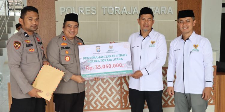 Kapolres Toraja Utara Serahkan Zakat Fitrah Personel Ke Baznas Jelang Hari Raya Idul Fitri 1446 H
