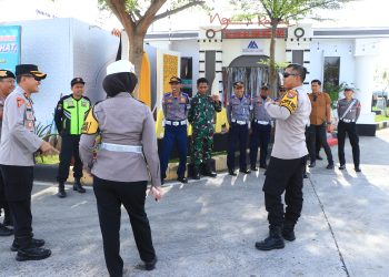 Kapolres Cek Langsung Arus Lalin di Tol Ngawi