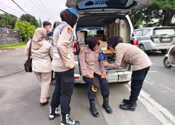 Bid Dokkes Polda Jabar Bersama RS Bhayangkara Bogor Gelar Pelayanan  Kesehatan Gratis Bagi Pemudik Juga Petugas di Rest Area KM 62
