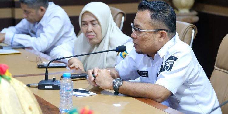 Wakil Bupati Islam  Iskandar Pimpin Rapat Pemindahan Kantor Disdukcapil Dan Kantor Dinsos Jeneponto