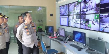 Pengecekan Pelayanan dan Command Center Polres Nganjuk, Kapolres Optimalkan Teknologi Jaga Kamtibmas Selama Libur Panjang