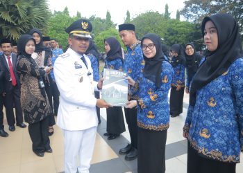 Peringati Hari Otonomi Daerah Ke-29, Pemkab Jeneponto Serahkan SK Pengangkatan CPNS Formasi Tahun 2024