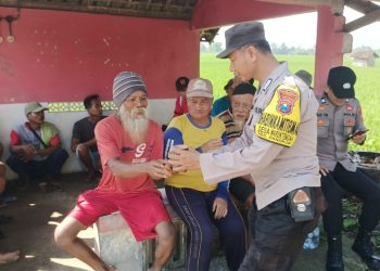 Ngobras di Pangkur, Dengarkan Curhatan dan Ajak Warga Ngawi Turut Jaga Kamtibmas