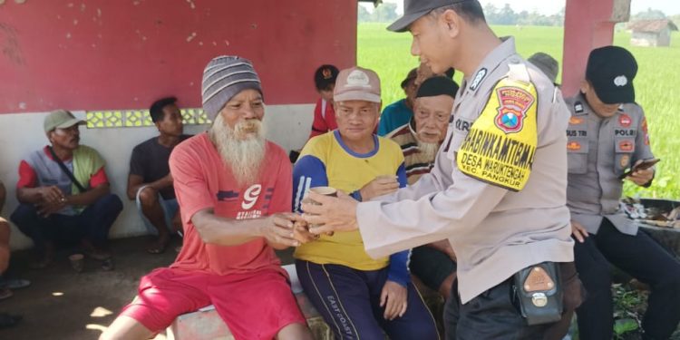 Ngobras di Pangkur, Dengarkan Curhatan dan Ajak Warga Ngawi Turut Jaga Kamtibmas