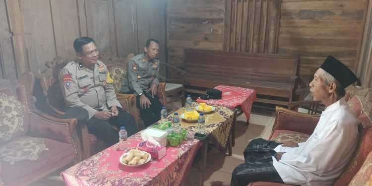 Jaga Kondusifitas di Kedunggalar, Kapolsek Sambangi Tokoh Agama