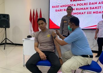 Anggota Polres Ngawi Dapatkan Vaksinasi Influenza