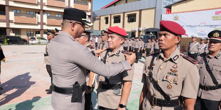Polres Gowa Gelar Sertijab Kasat dan Kapolsek, Kapolres Pimpin Langsung Prosesi