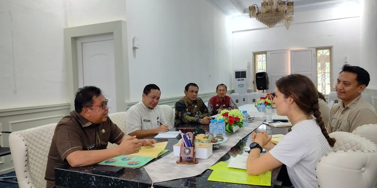 Dukung Kemajuan Kepulauan Tanakeke, Bupati Takalar Terima Kunjungan SMILO dari Prancis bersama Mitranya Yayasan Hutan Biru