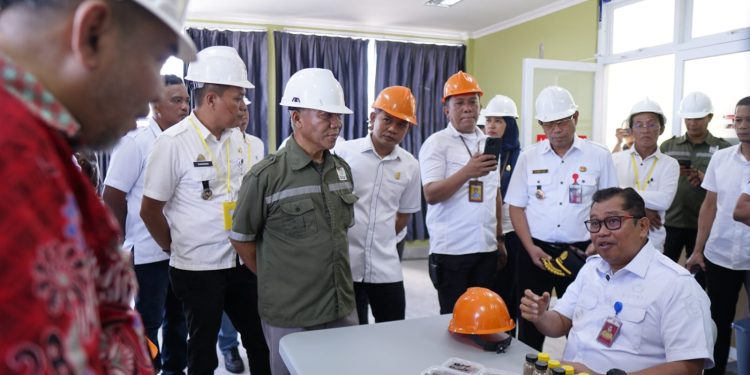 Dukung Potensi Takalar, Bupati Takalar Berkunjung ke Pabrik Pakan Udang