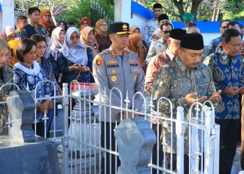 Hari Jadi Ngawi ke-667, Kapolres Turut Serta Ziarah Leluhur Bersama Forpimda