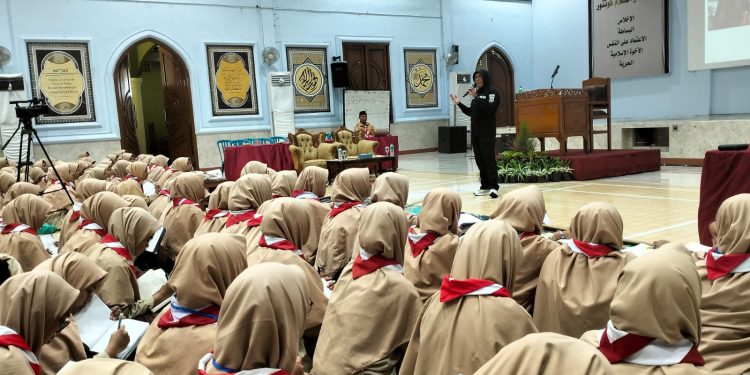 Tingkatkan Cinta Tanah Air, Polwan Ngawi Sosialisasi di Pondok Gontor 1 Mantingan
