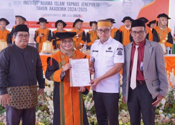 Bupati Jeneponto Hadiri Wisuda Sarjana XIX Dan Launching Institut Agama Islam YAPNAS: Momentum Transformasi Pendidikan Tinggi Keagamaan