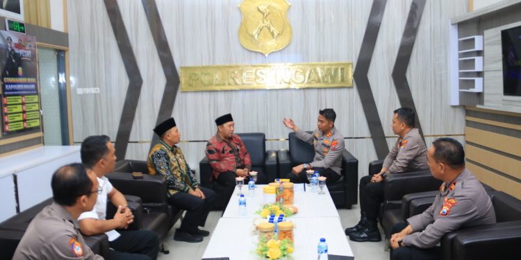 Kapolres Sambut Hangat Silaturahmi Ketua MUI Kabupaten Ngawi