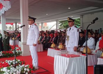 Bupati Jeneponto Pimpin Upacara Pengibaran Bendera Merah Putih HUT RI ke-80 Dilapangan Passamaturukang