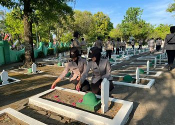 Sambut Hari Jadi ke-77 Polwan Polres Ngawi Gelar Ziarah dan Tabur Bunga di TMP