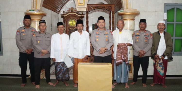 Kapolres Nganjuk Safari Subuh Pererat Sinergisitas dengan Masyarakat Setempat