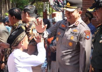 Khitanan Massal Warnai HUT RI ke-80 di Nganjuk, Ratusan Anak Ikuti dengan Antusias