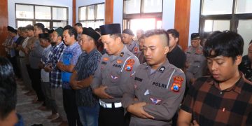 Polres Ngawi Gelar Salat Gaib Doakan Alm. Affan Kurniawan