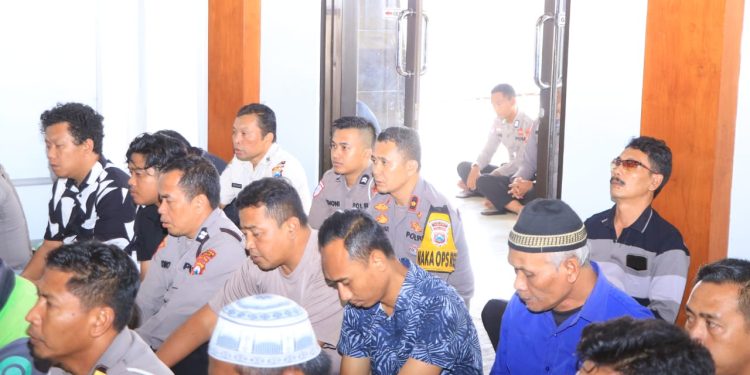 Polres Ngawi Gelar Salat Gaib dan Doa Bersama Komunitas Ojol untuk Korban di Jakarta